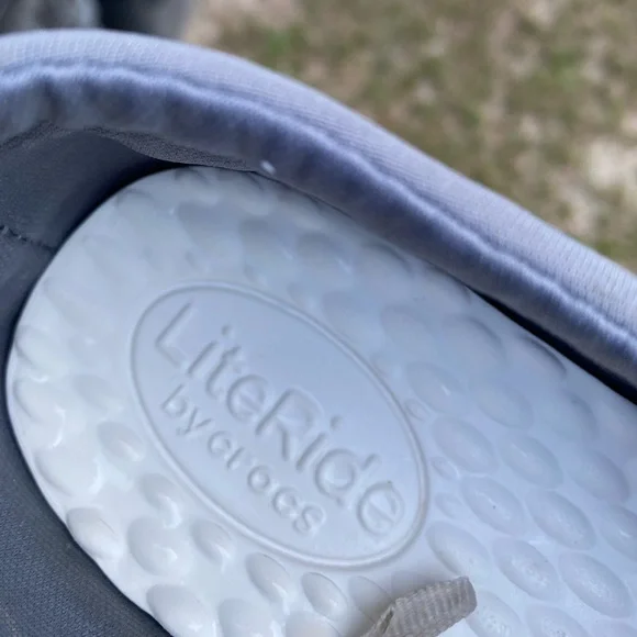 CROCS Size W10 Gray - Picture 7 of 7